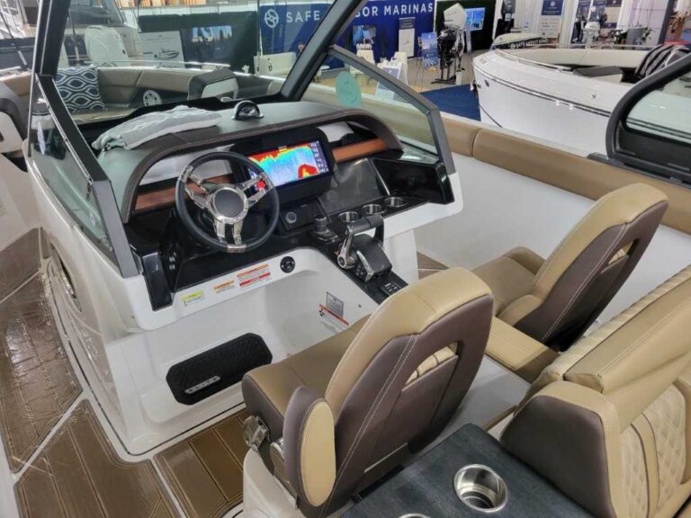 2026 Monterey Elite 30 Twin 300HP Joystick! US-RGFED267J526 [photo 19]